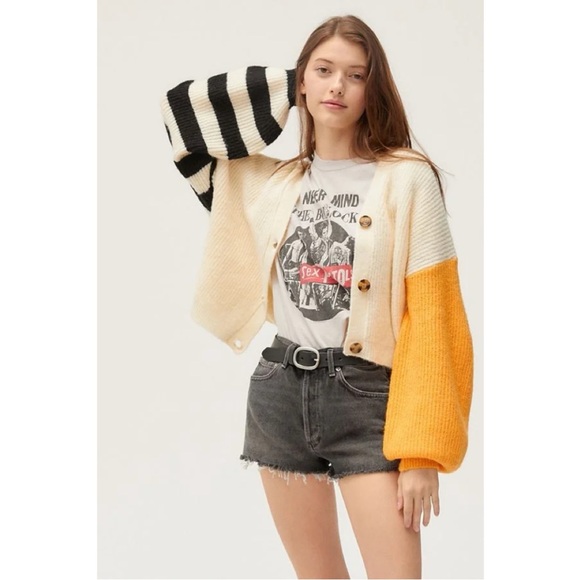 Urban Outfitters Truly Madly Deeply Piper Slouchy Balloon Sleeve Cardigan 💛🖤 - Picture 5 of 8